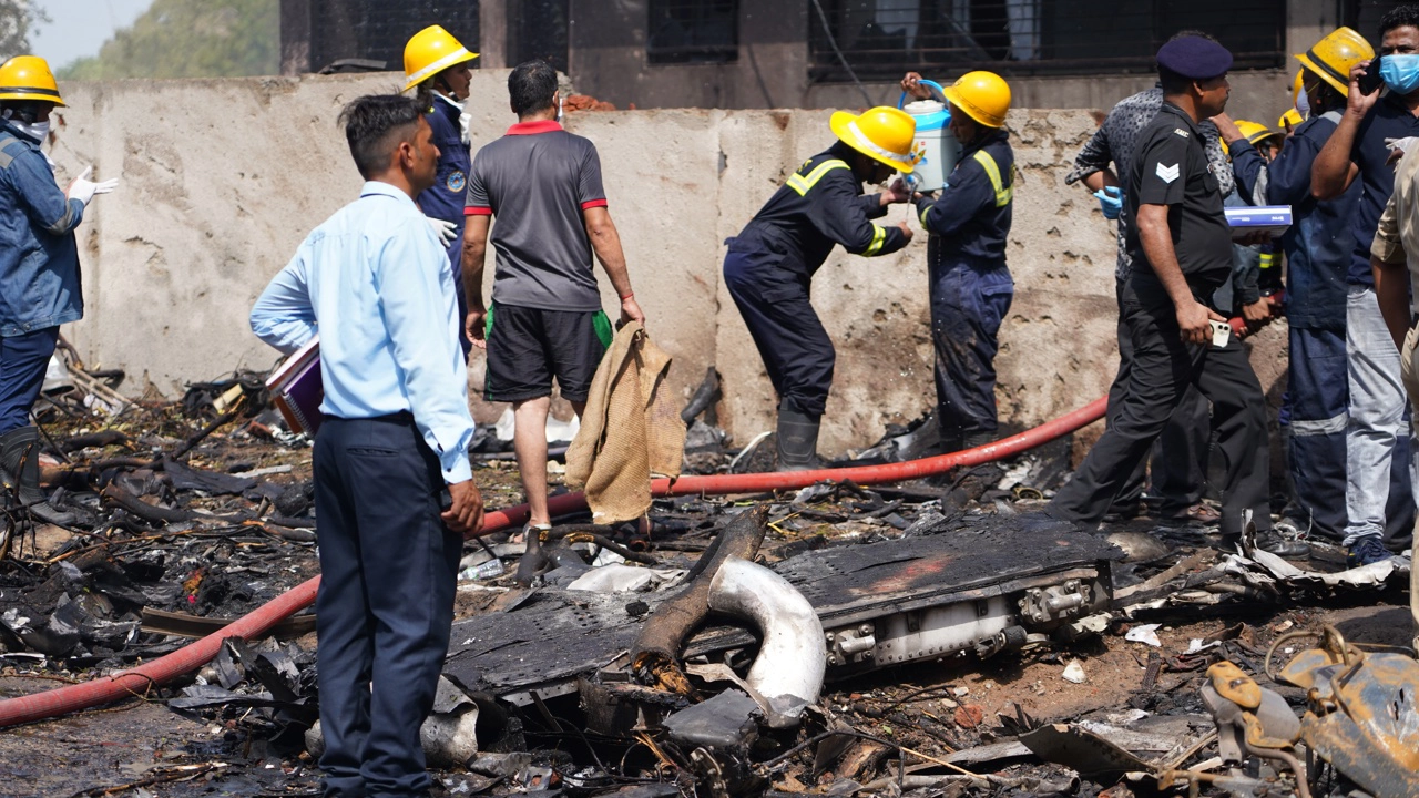 Un superviviente y 268 cuerpos recuperados, balance del accidente aéreo en la India
