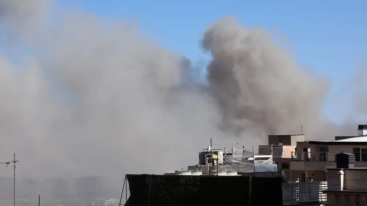 Explosiones resuenan en Teherán a pesar de la orden de Trump a Israel de detener los ataques