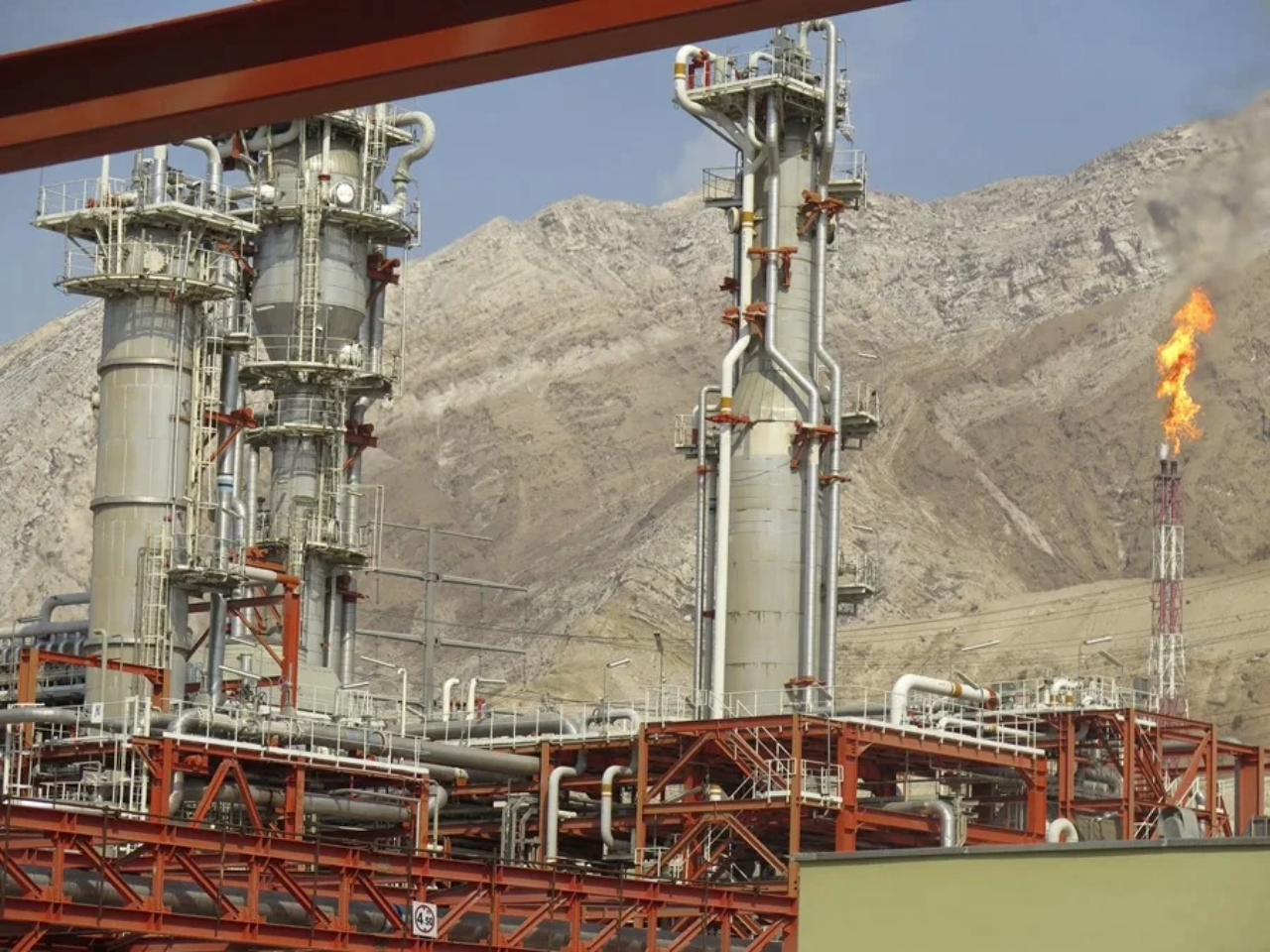 Qatar mantiene conversaciones con empresas energéticas por conflicto entre Israel e Irán, según fuentes
