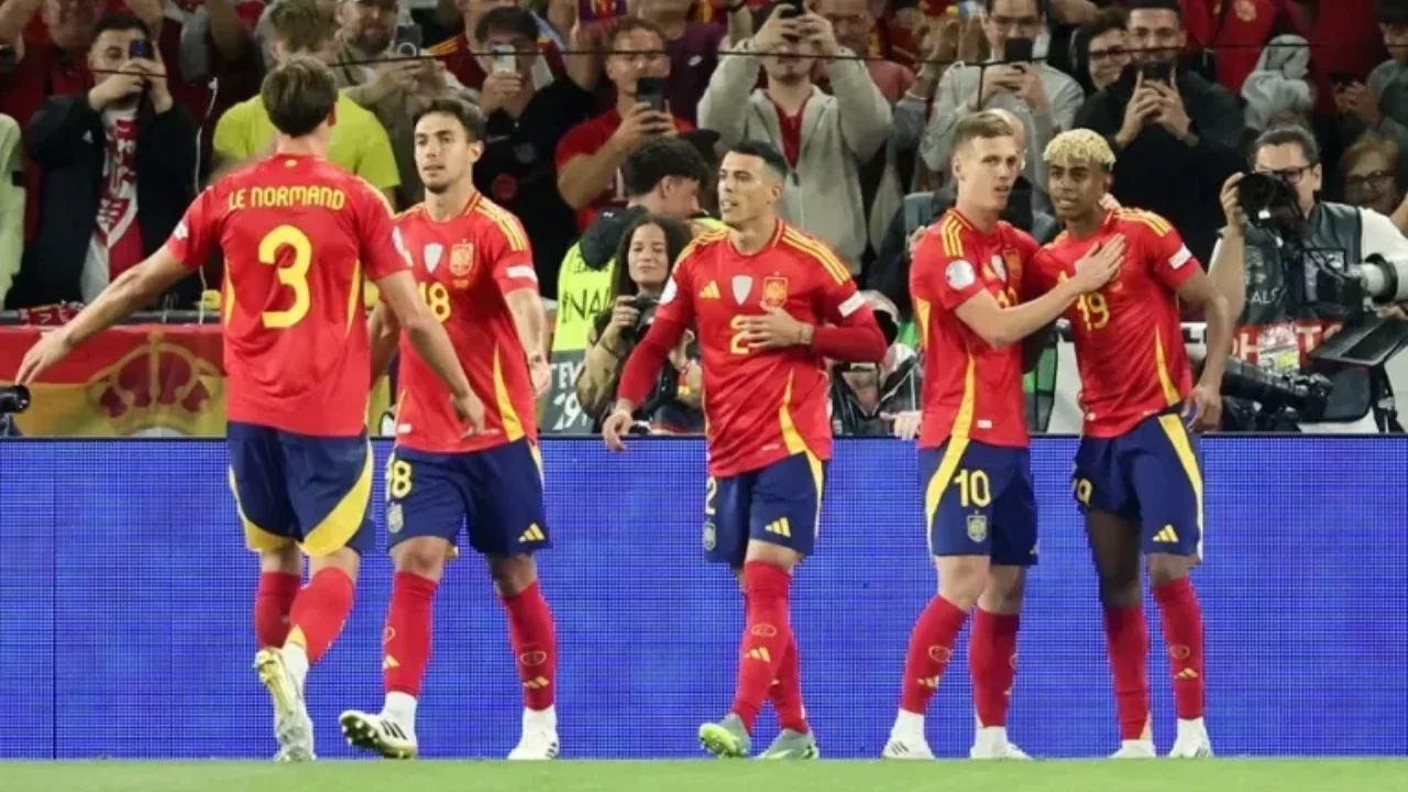 La selección española recupera su imán para el patrocinio