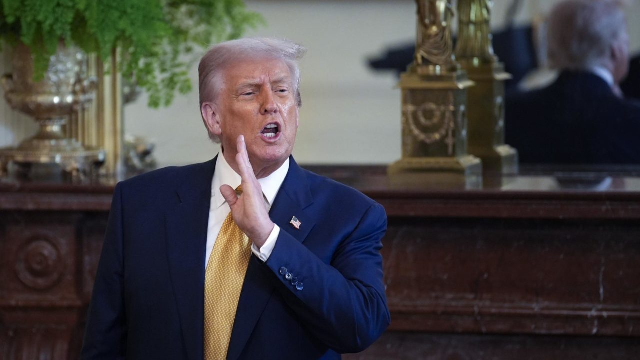 Trump busca más acuerdos como el de Intel, lo que preocupa a sector empresarial de EU