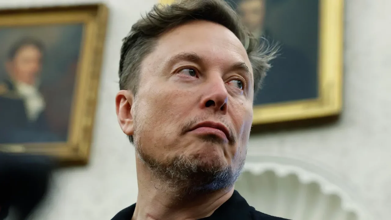 Musk dice que lanzará Grok 5 este año y que versión actual es mejor que GPT-5 de OpenAI