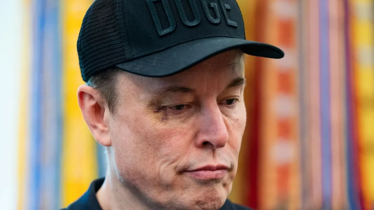Abrupta caída de la popularidad de Elon Musk (y Tesla): índice de desfavorabilidad se dispara al 55 %