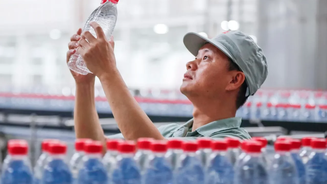 Zhong Shanshan, de Nongfu Spring, se convierte nuevamente en el empresario más rico de China