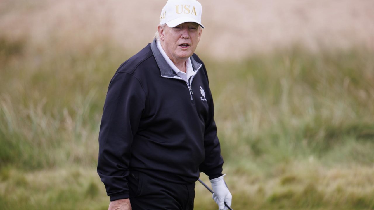 Nuevo campo de golf de Trump en Vietnam busca ‘mover’ a campesinos con ofrecimiento de 3,500 dólares y provisiones de arroz
