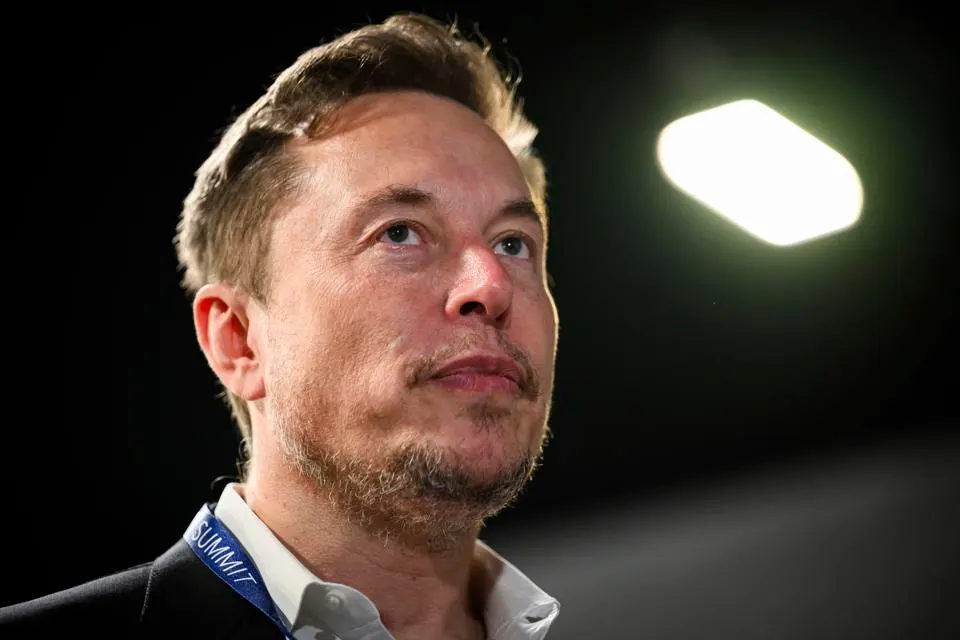 El patrimonio neto de Elon Musk cae 12,000 mdd mientras las acciones de Tesla se desploman