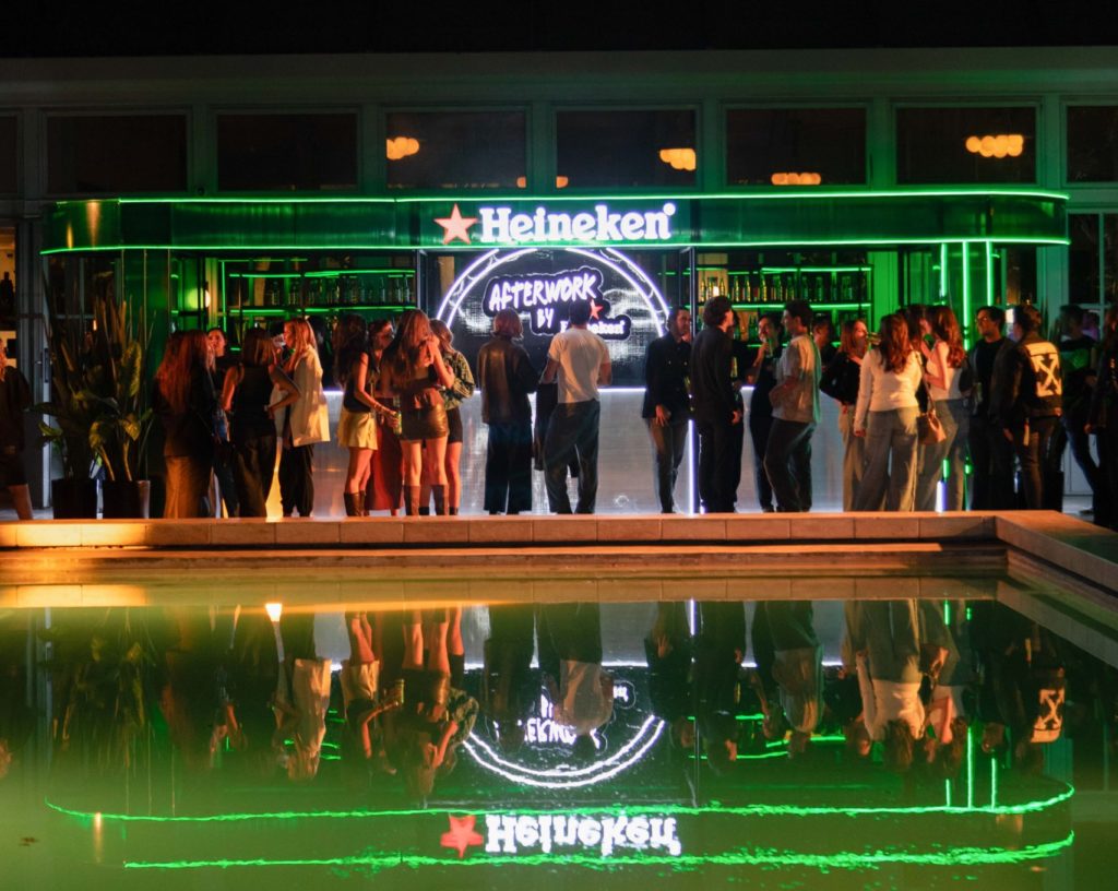 El jueves 17 de julio marca el regreso de Heineken Afterwork de la mano de Chet Faker y CLUBZ. El Antiguo Hotel Reforma