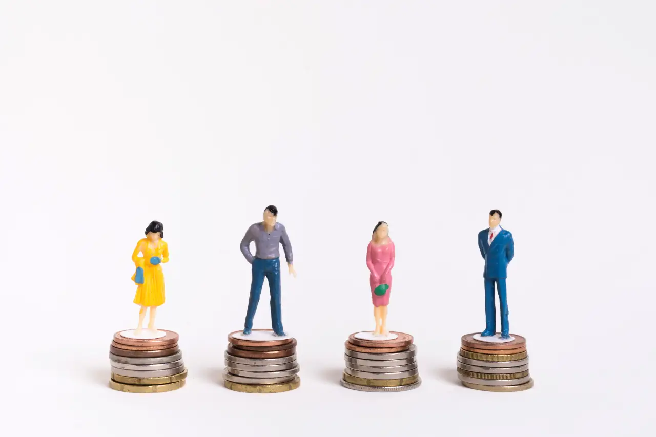 Brechas de género en inclusión financiera: más cuentas de mujeres, pero menos saldo