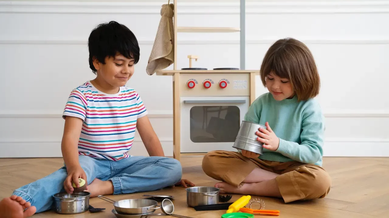 Retiran en EU cocinas de juguete y taburetes infantiles tras muertes y lesiones en la cabeza