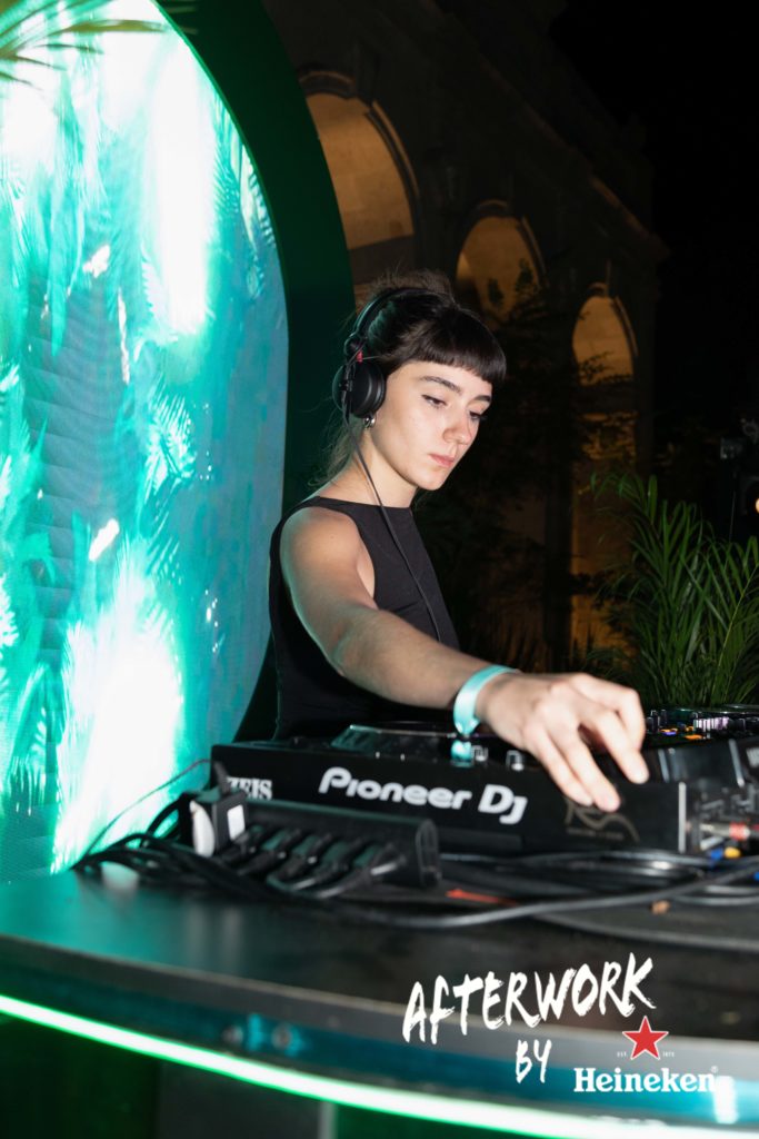 El jueves 17 de julio marca el regreso de Heineken Afterwork de la mano de Chet Faker y CLUBZ. El Antiguo Hotel Reforma
