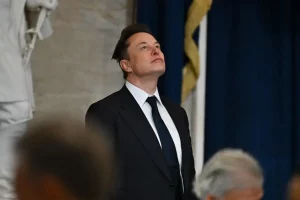 Musk-Starlink-Ucrania-satélite-internet Sec Twitter