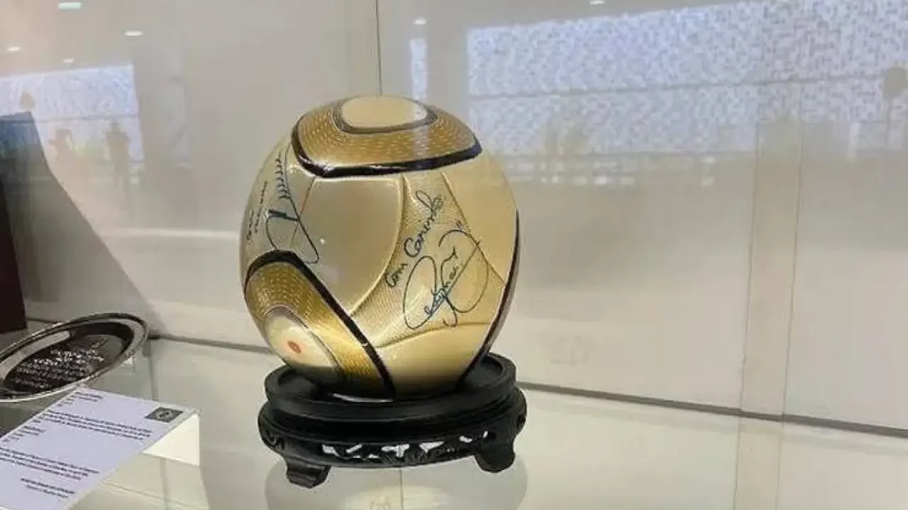 Hombre que robó balón autografiado por Neymar es condenado a 17 años de cárcel