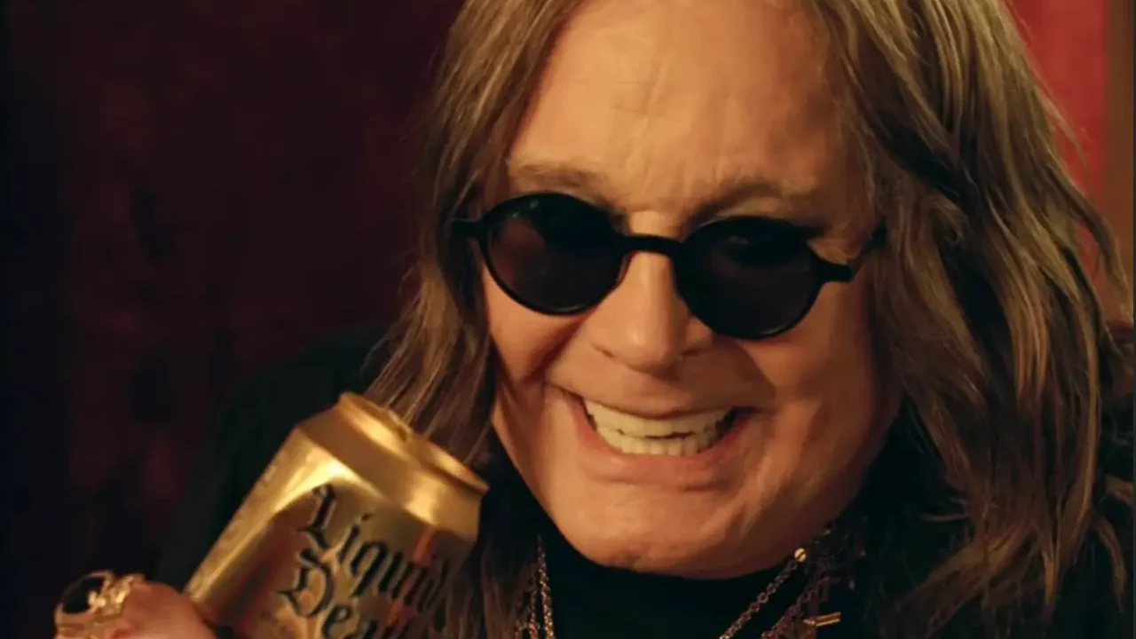 Los últimos negocios de Ozzy Osbourne: su ADN en latas de té y una colección de maquillaje