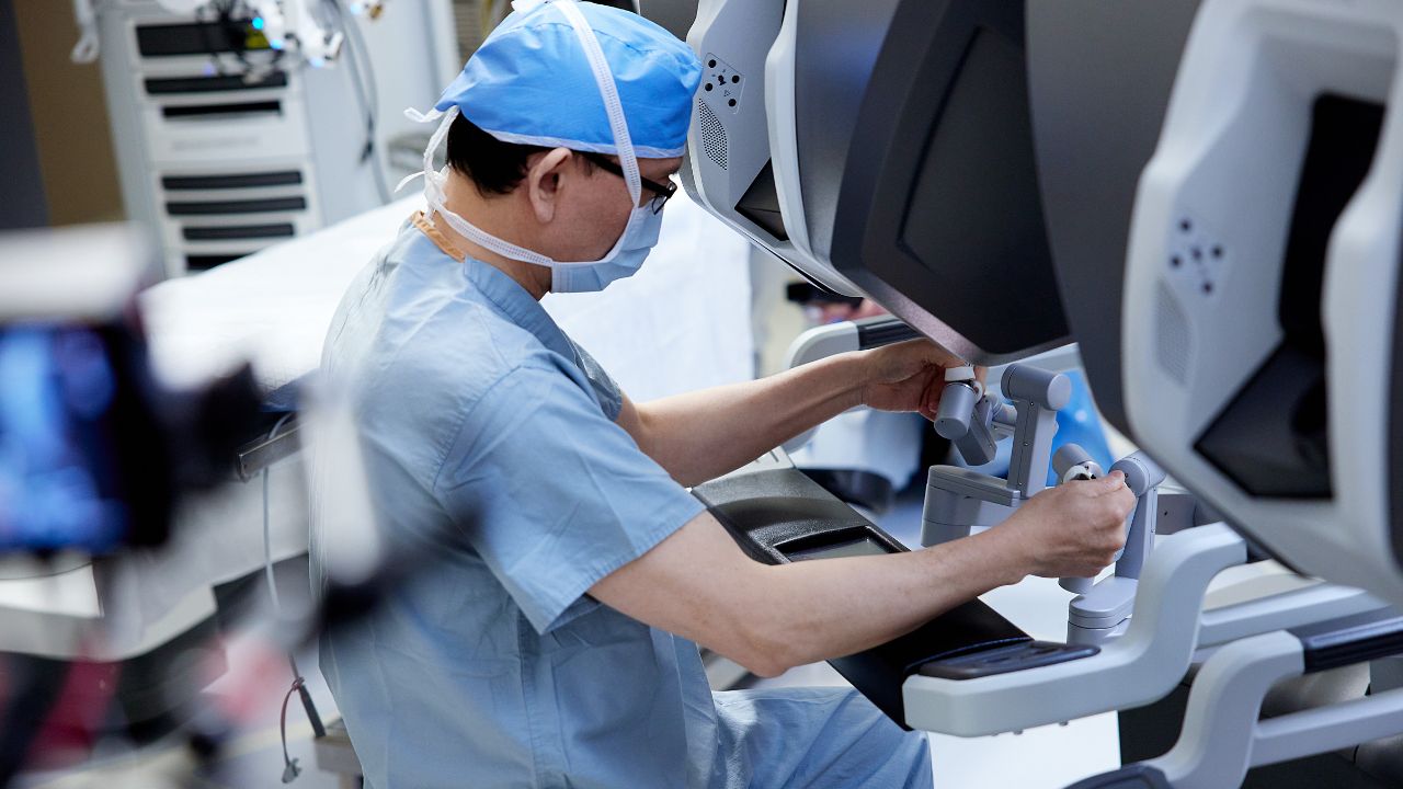 Baylor St. Luke’s Medical Center realiza el primer trasplante de corazón totalmente robotizado en Estados Unidos