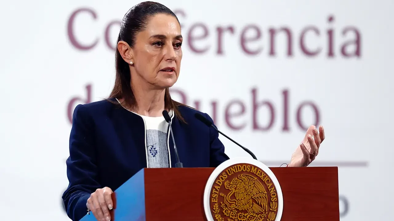 Sheinbaum desmiente a Diario ABC de España que asegura que Beatriz Gutiérrez vive en Madrid