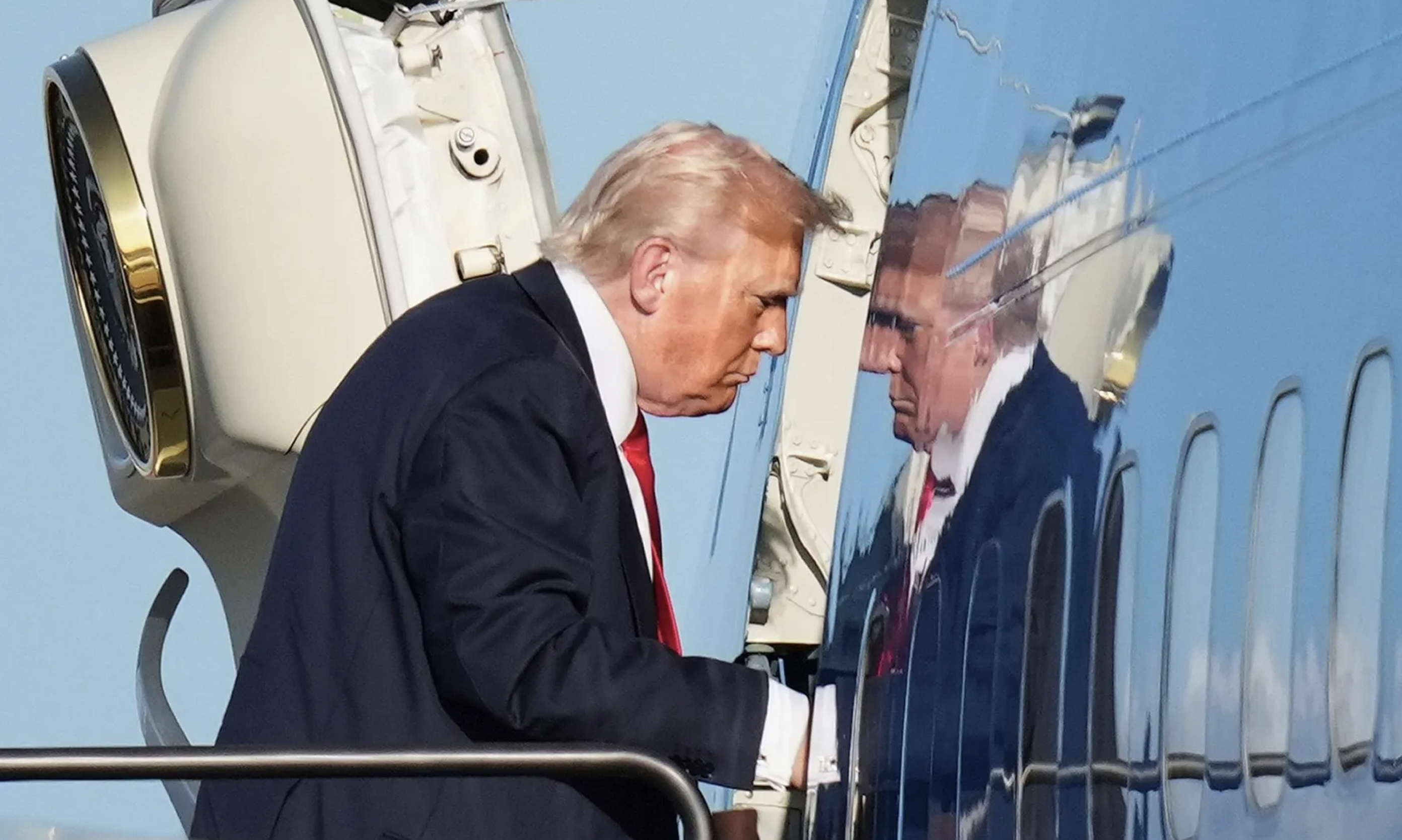 Trump ha pasado aproximadamente un tercio de su presidencia visitando sus propiedades