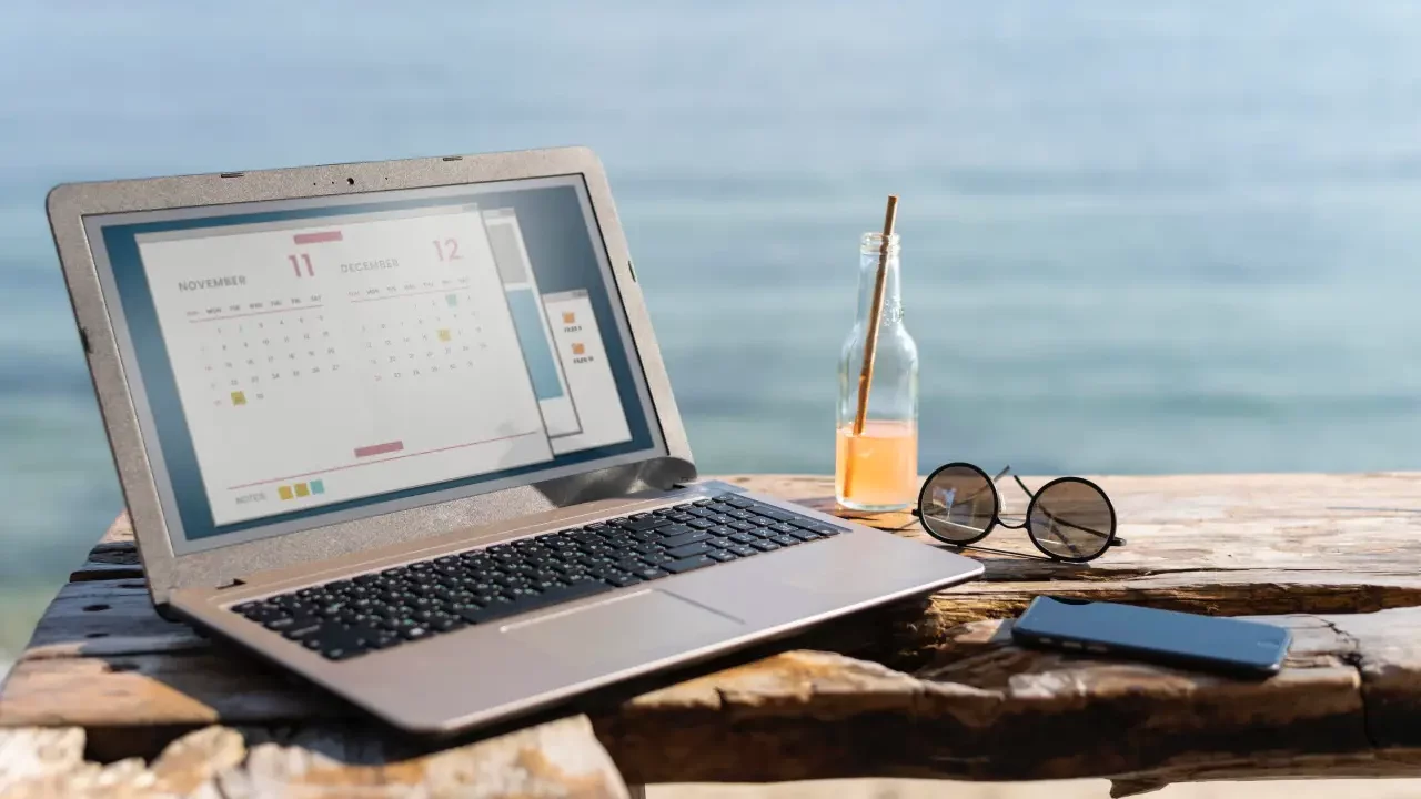 ¿Te desconectas del trabajo en tus vacaciones de verano? No todos pueden