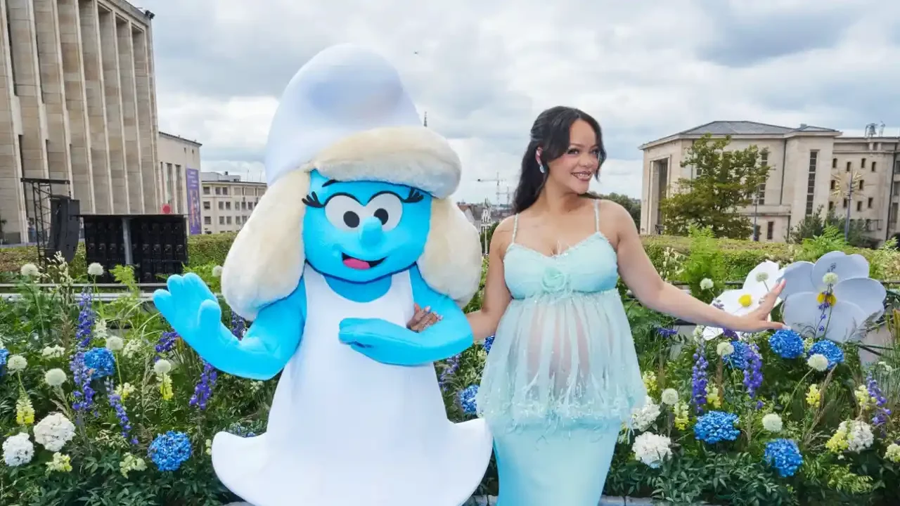 ‘Los Pitufos’ de Rihanna se perfila como un fracaso en taquilla y entre la crítica