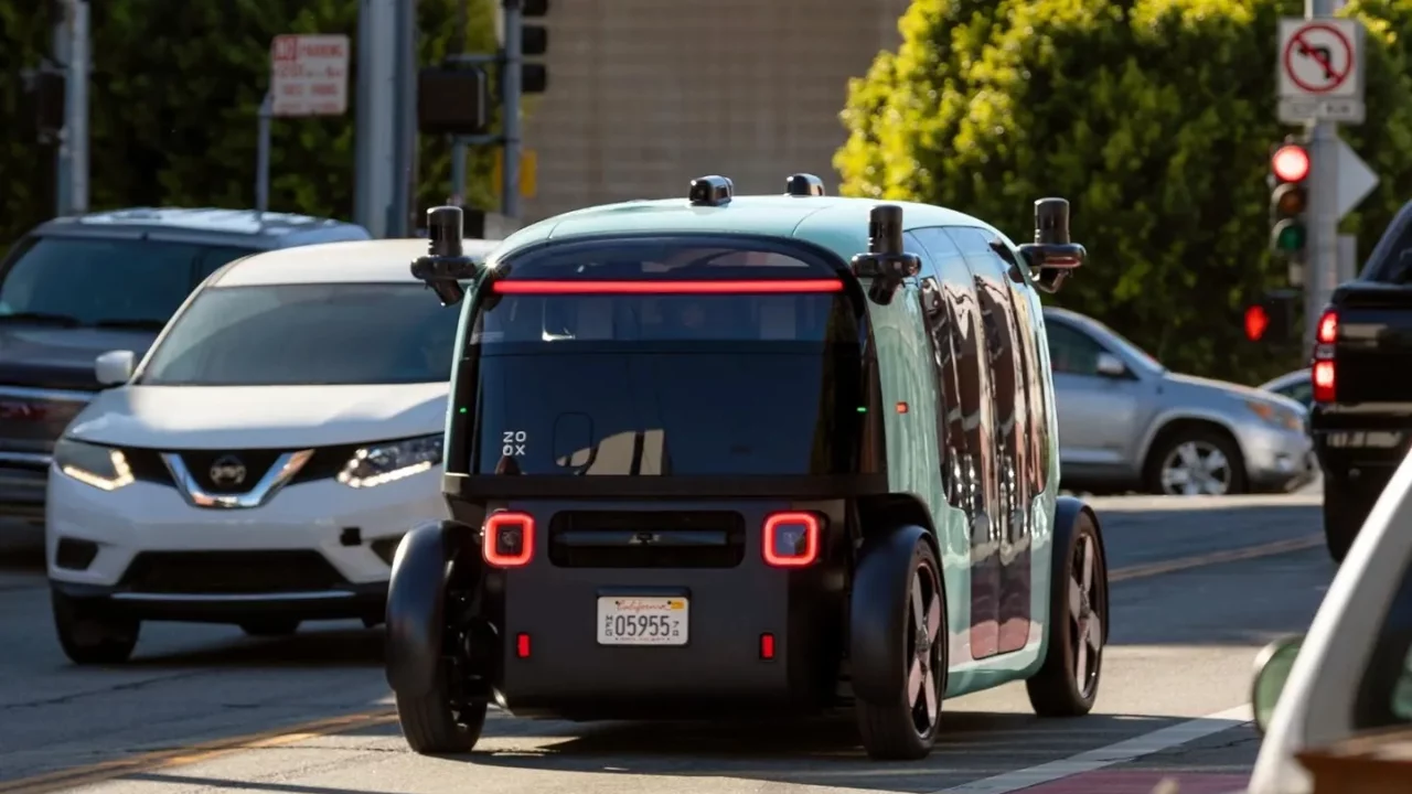 EU da luz verde a robotaxis de Amazon sin volante ni pedales