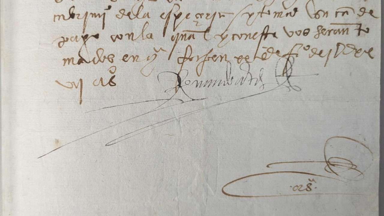 EU devuelve a México manuscrito firmado por Hernán Cortés