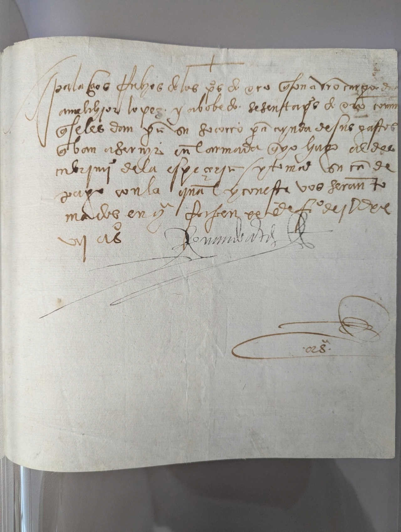EU devuelve a México manuscrito firmado por Hernán Cortés