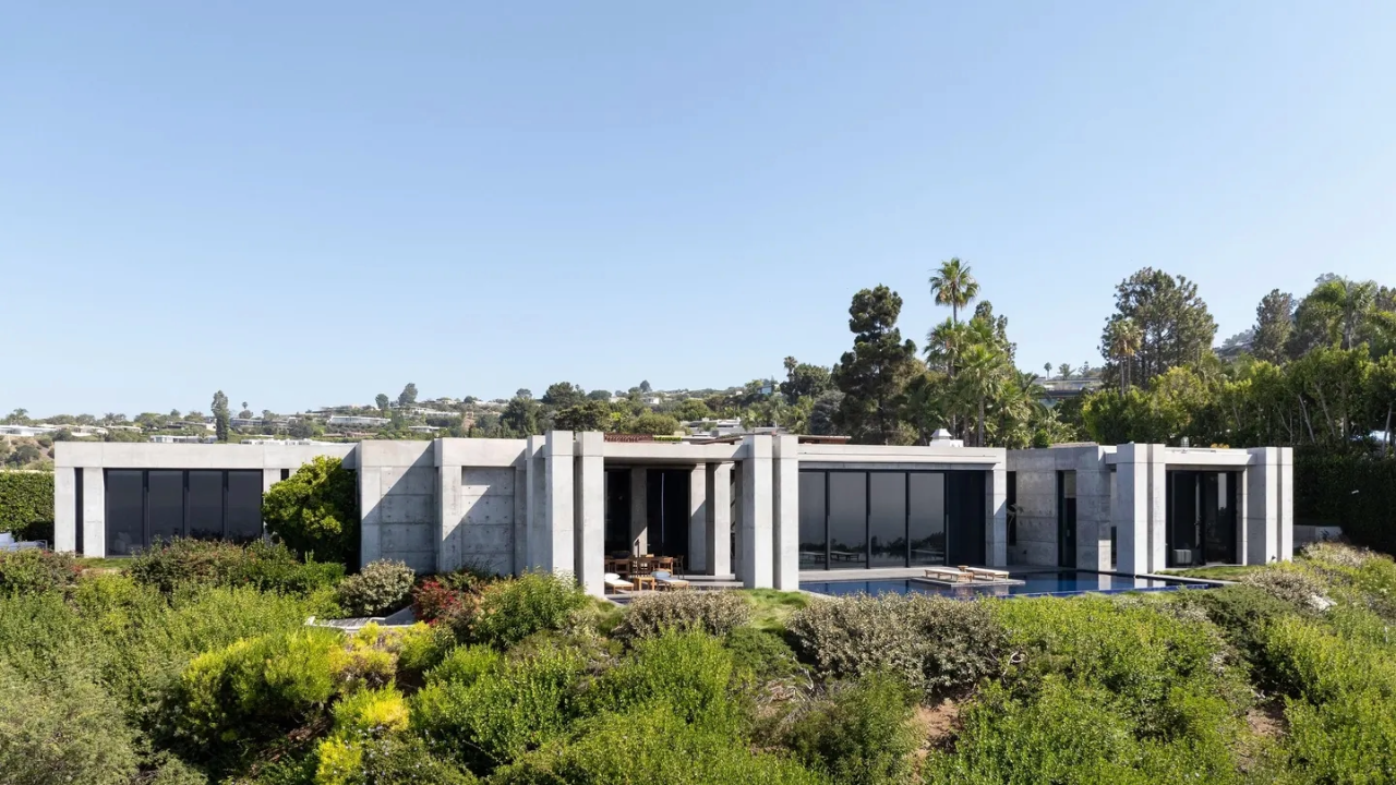 Así es la mansión que el fundador de Oakley vende por 65 mdd en Beverly Hills