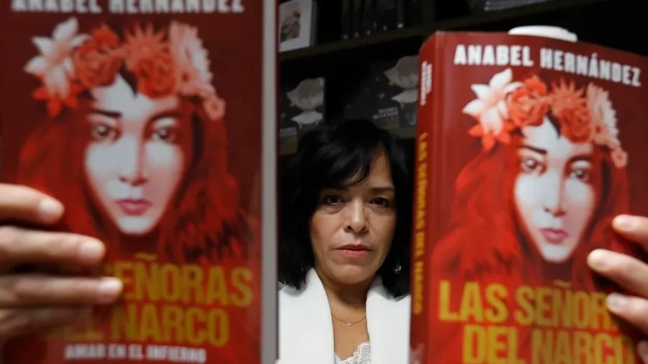 Penguin Random dice que litigio por libro de Anabel Hernández con Televisa sigue, niega que tenga que disculparse