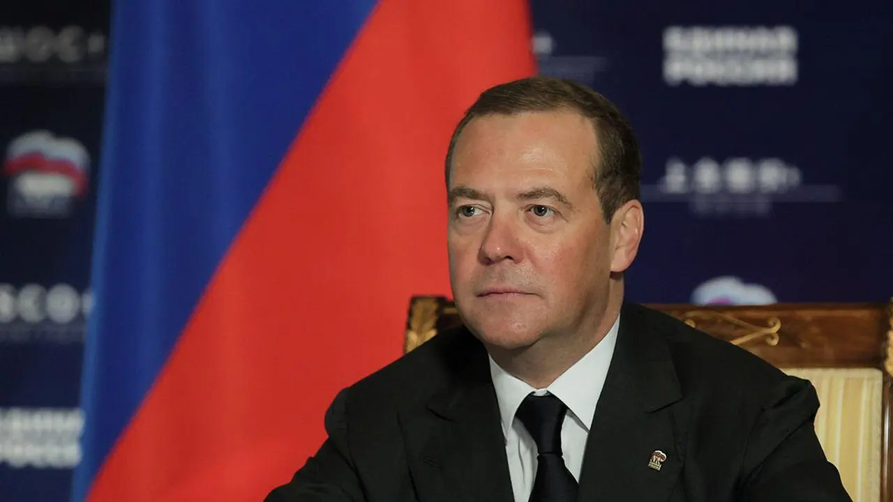 ¿Quién es Dmitry Medvedev, el halcón de guerra ruso que le puso la ‘piel de gallina’ a Trump?