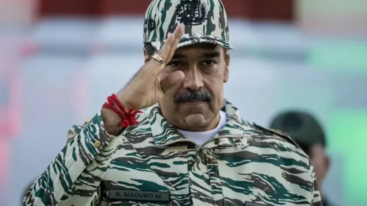 EU despliega buques de guerra, aviones y un submarino cerca de Venezuela para combatir el narcotráfico