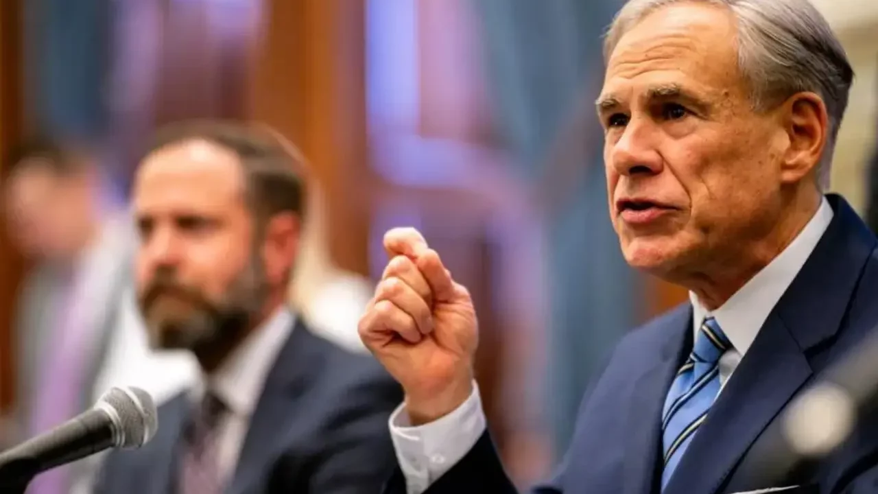 Gobernador de Texas impulsará un controvertido mapa de redistribución de distritos ‘más allá’ de la fecha límite electoral mientras los demócratas permanecen fuera del estado