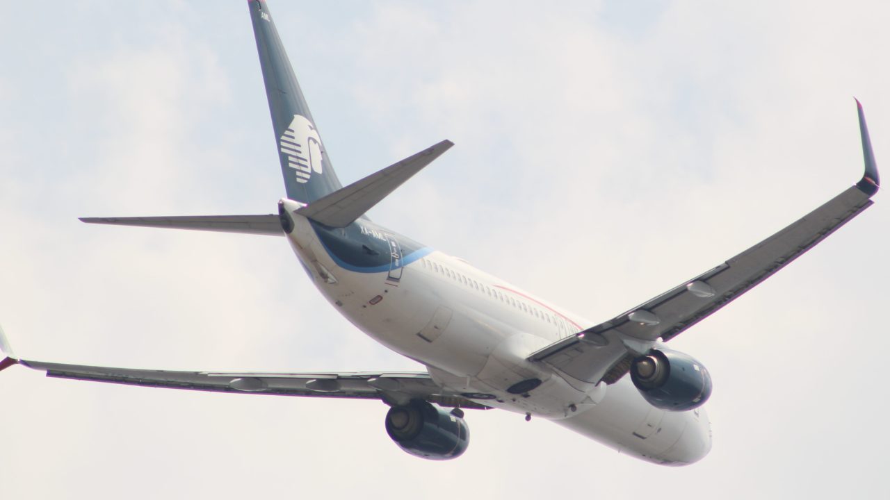 Gobierno de Trump revoca 13 rutas de aerolíneas mexicanas a EU
