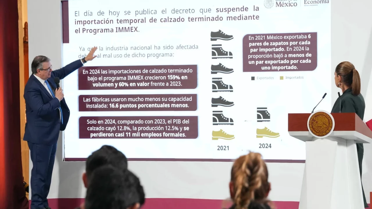 Ebrard anuncia decreto que prohíbe la importación de calzado finalizado para reforzar la industria nacional
