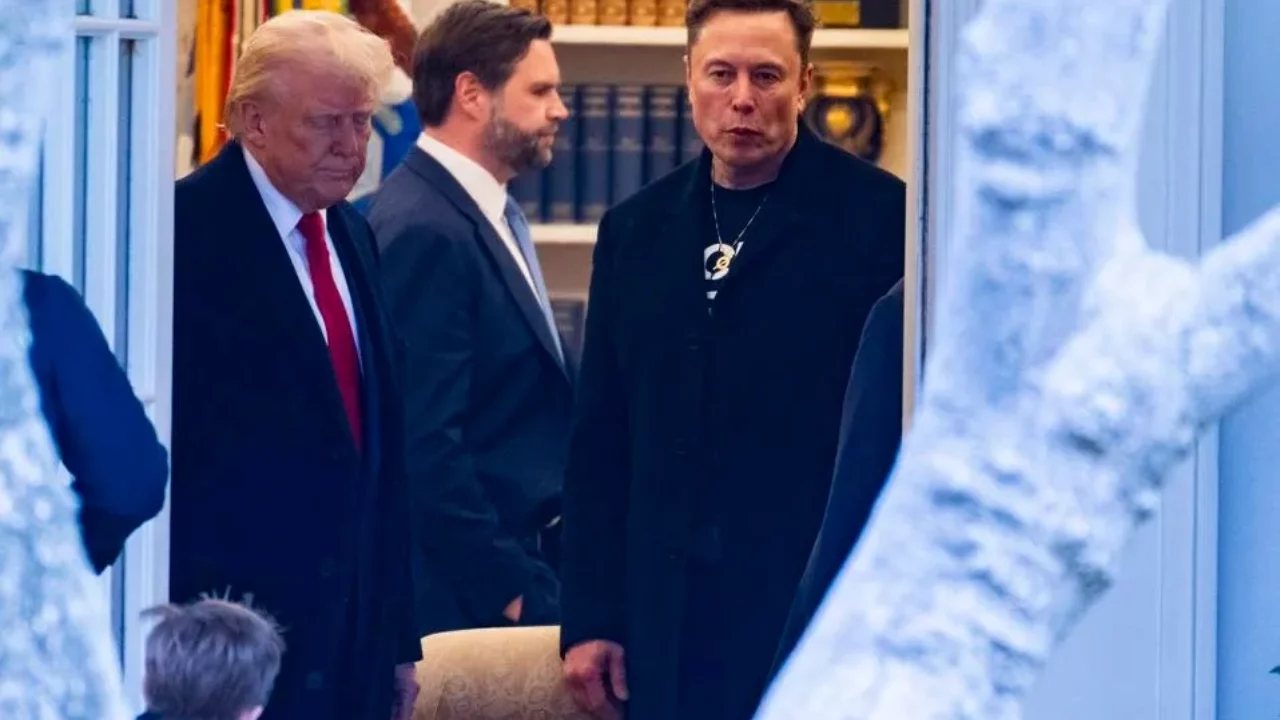 Musk se retracta de sus planes de crear un tercer partido político, según un informe