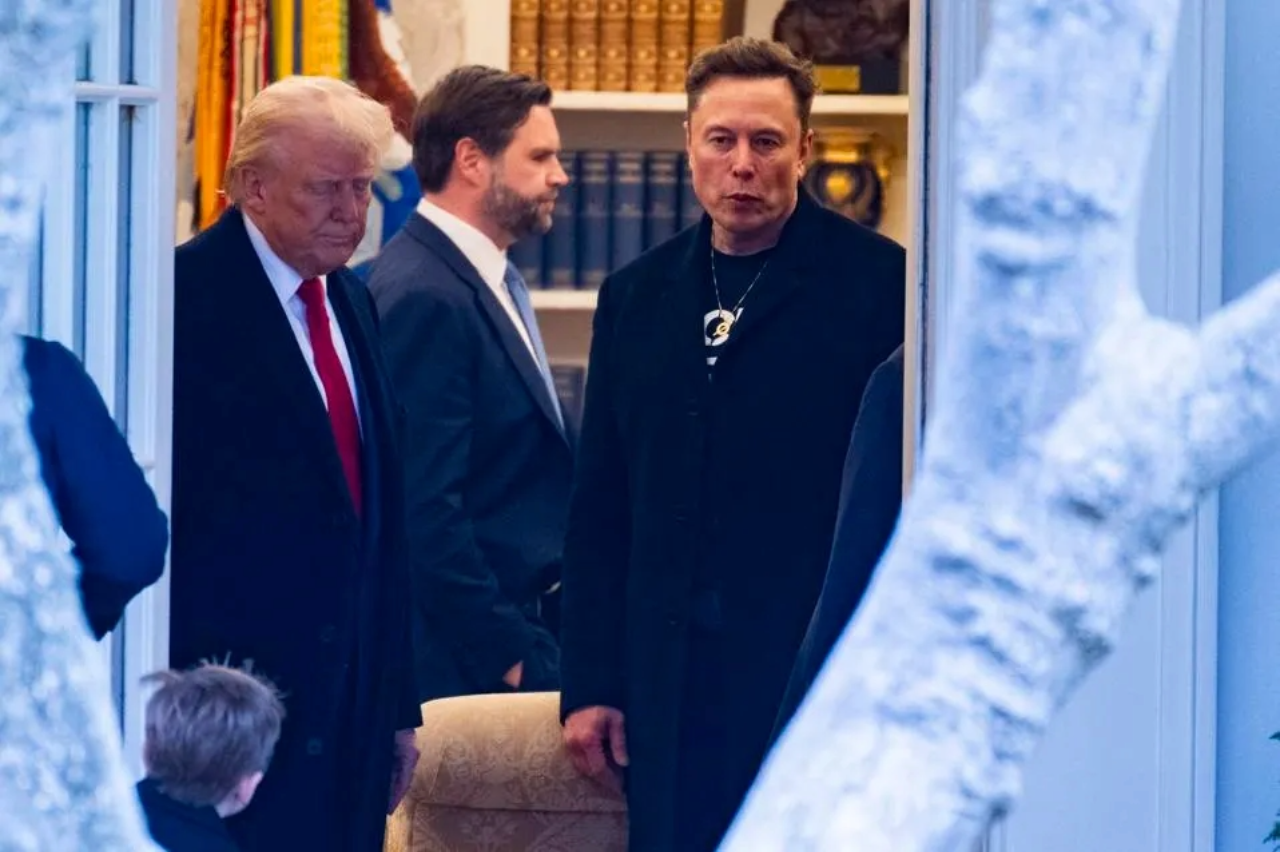 Musk se retracta de sus planes de crear un tercer partido político, según un informe