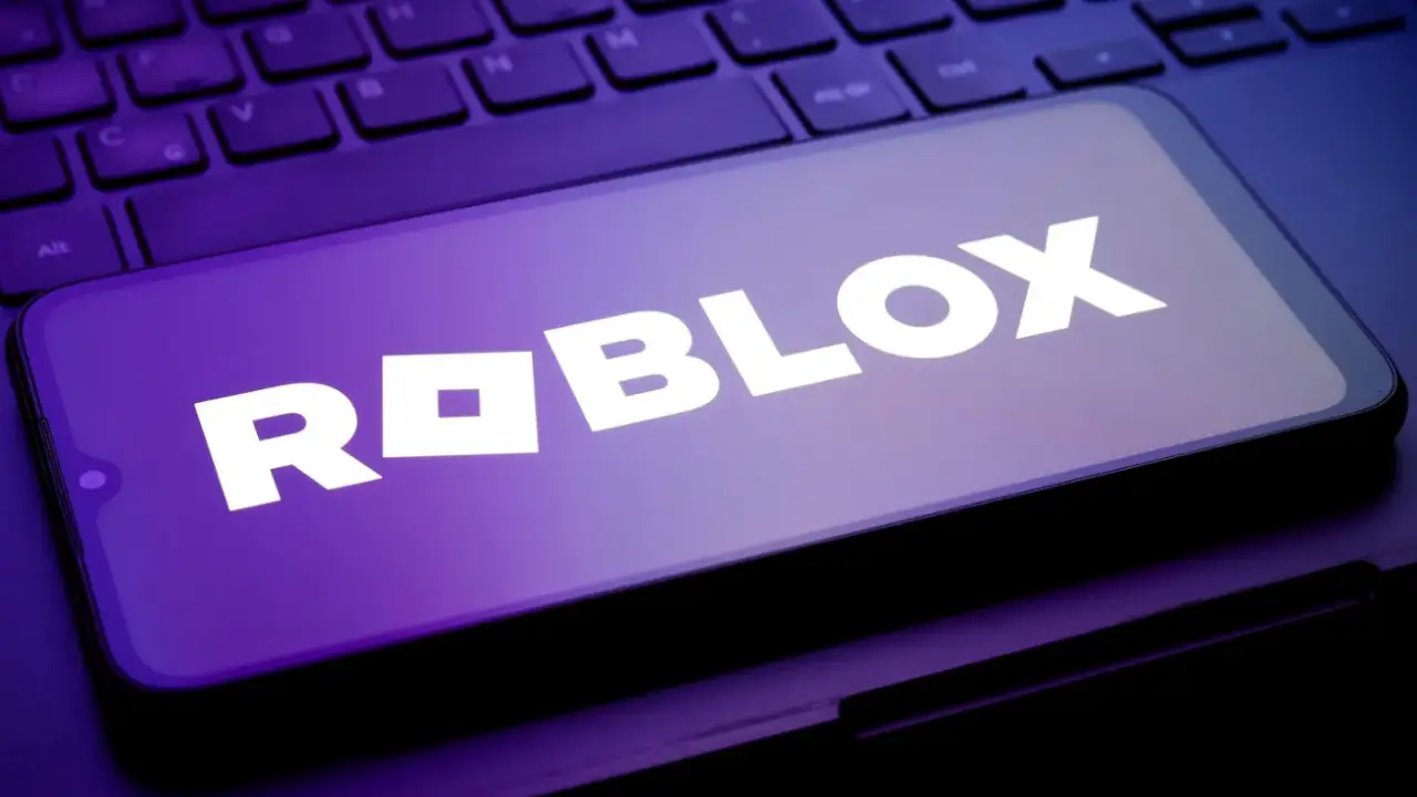 Roblox defiende la prohibición de usuarios ‘vigilantes’ ante crecientes críticas por la seguridad infantil
