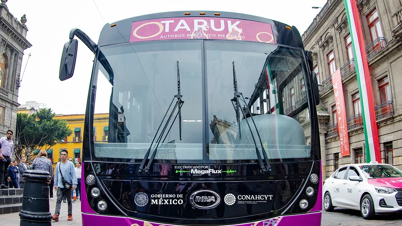 México anuncia interés de hasta 20,000 unidades de ‘Taruk’, primer autobús eléctrico nacional