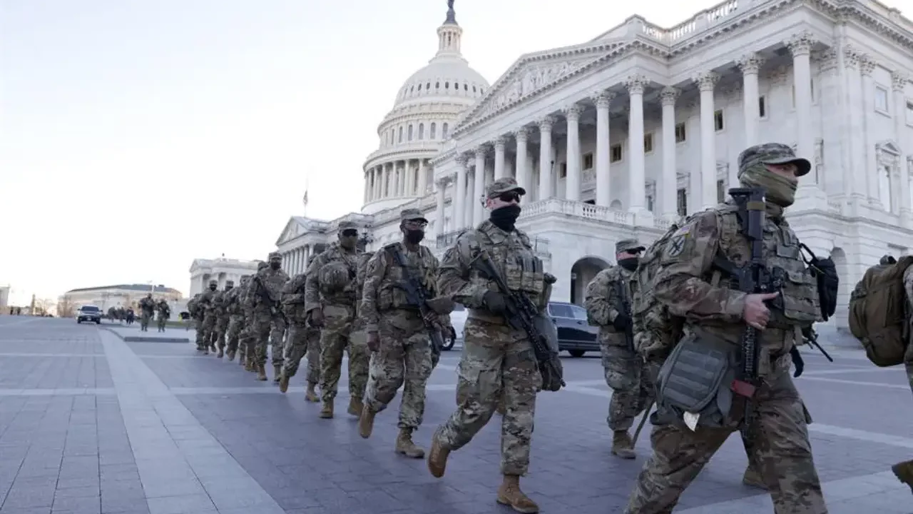 Trump amenaza con declarar una emergencia nacional en Washington para controlar el crimen