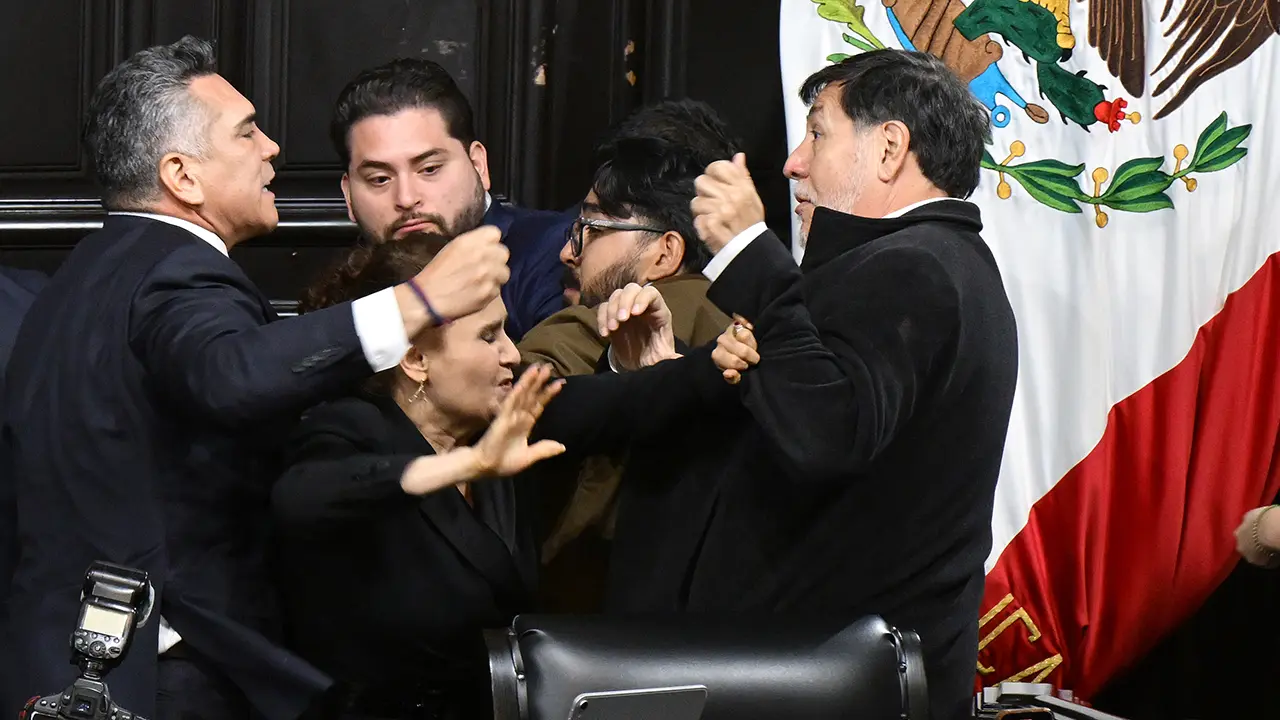Así peleó el senador morenista para que no le robaran la marca ‘Noroña es pueblo’