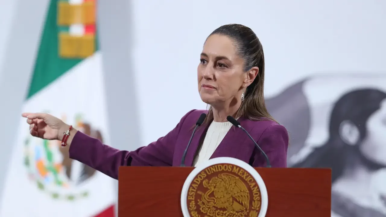 Sheinbaum dice que reducción de la pobreza es ‘histórica’ y que modelo ‘humanista’ funciona