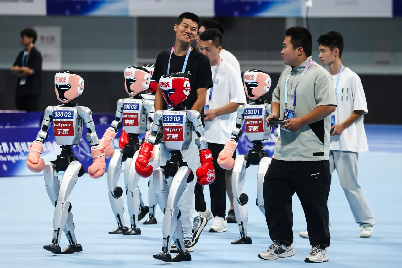 Los robots compiten, juegan fútbol, se estrellan y colapsan en las ‘Olimpiadas de robots’ de China