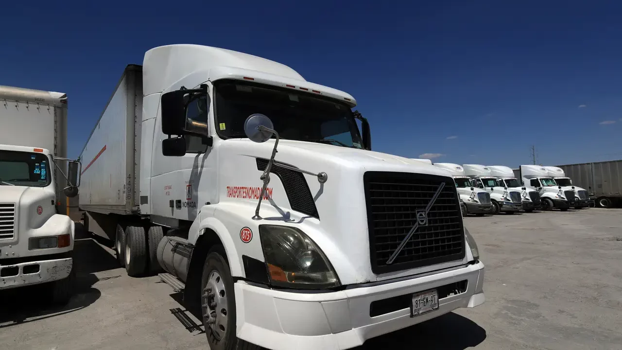 Transportistas mexicanos prevén que la suspensión de visas de EU no afectará su labor 