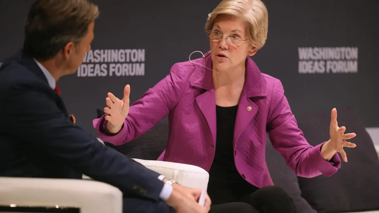 Senadora Warren critica el acuerdo de Intel de Trump como una ‘inversión extremadamente arriesgada’
