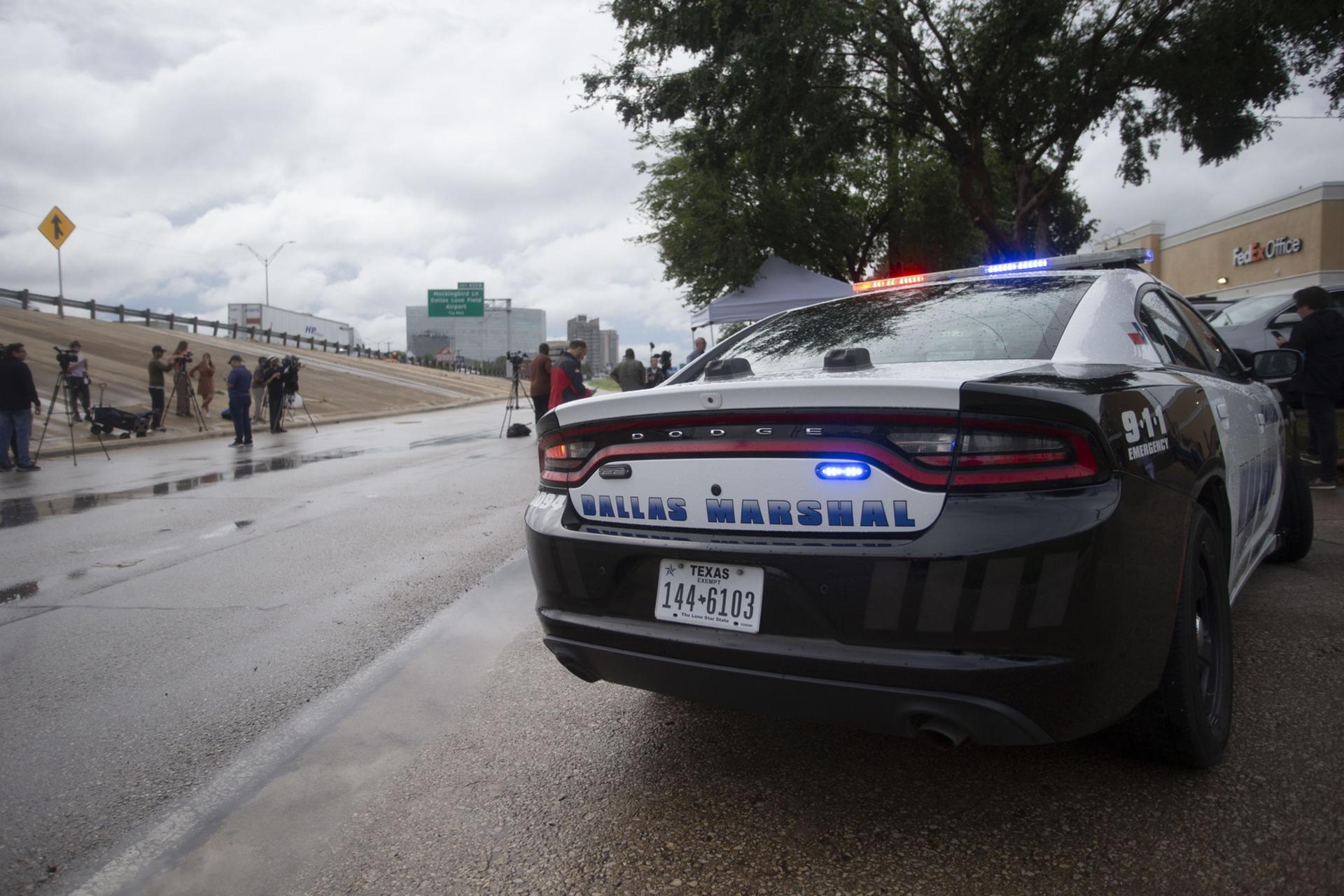 Muere mexicano que resultó herido en el ataque a una oficina migratoria en Dallas