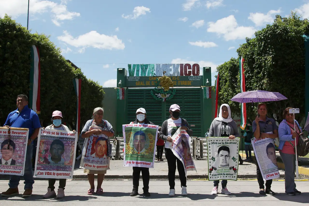 Familiares del caso Ayotzinapa piden la extradición de presuntos responsables