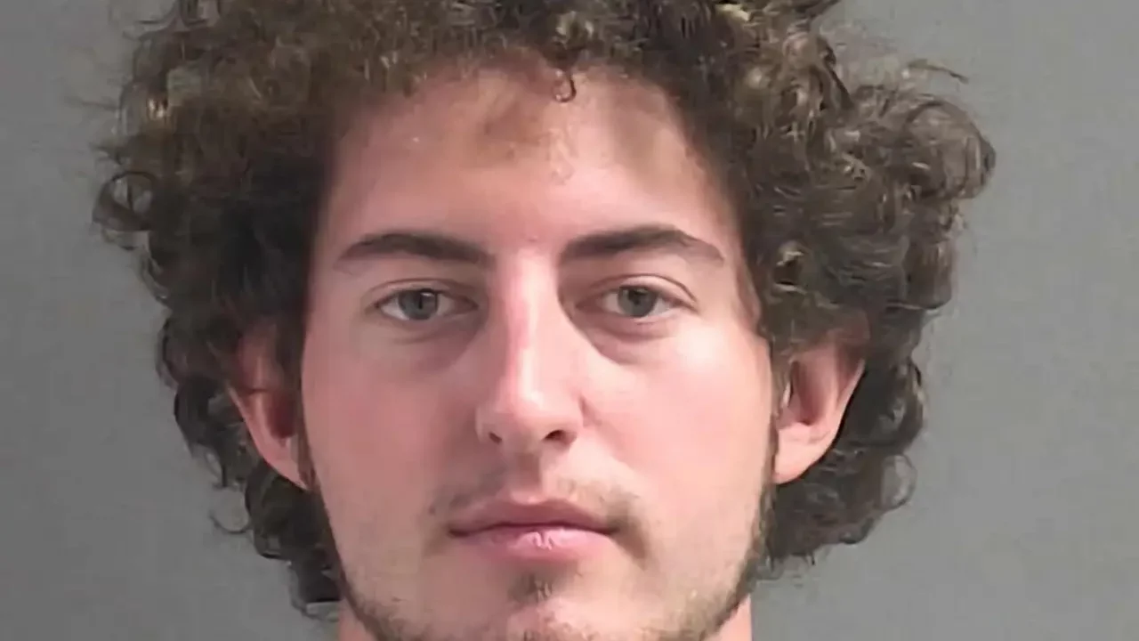 Arrestan en EU a hombre por matar a 13 caimanes y subir imágenes a Snapchat