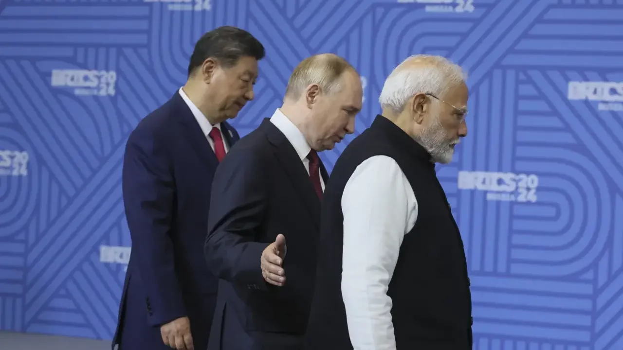 China impulsa un nuevo orden global, rodeado de líderes de Rusia e India en cumbre OCS