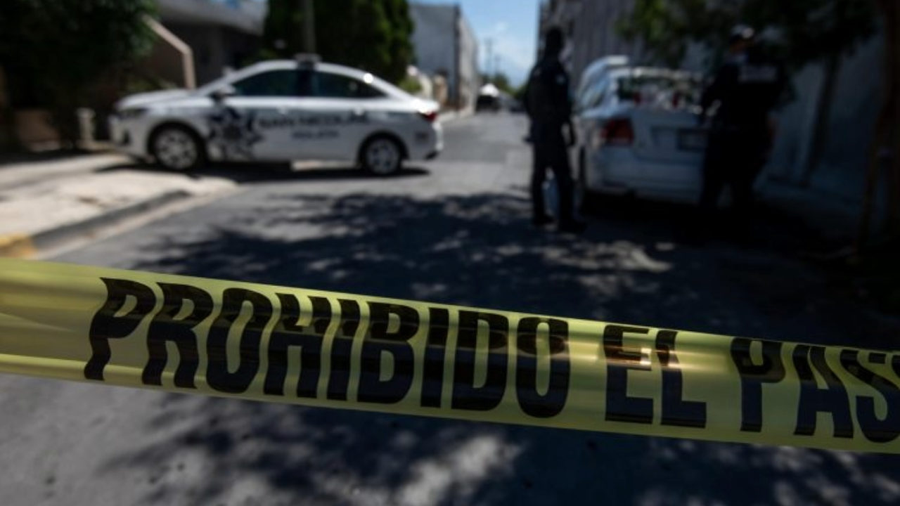 Atacan camioneta de nieta de gobernador de Sinaloa, Rubén Rocha