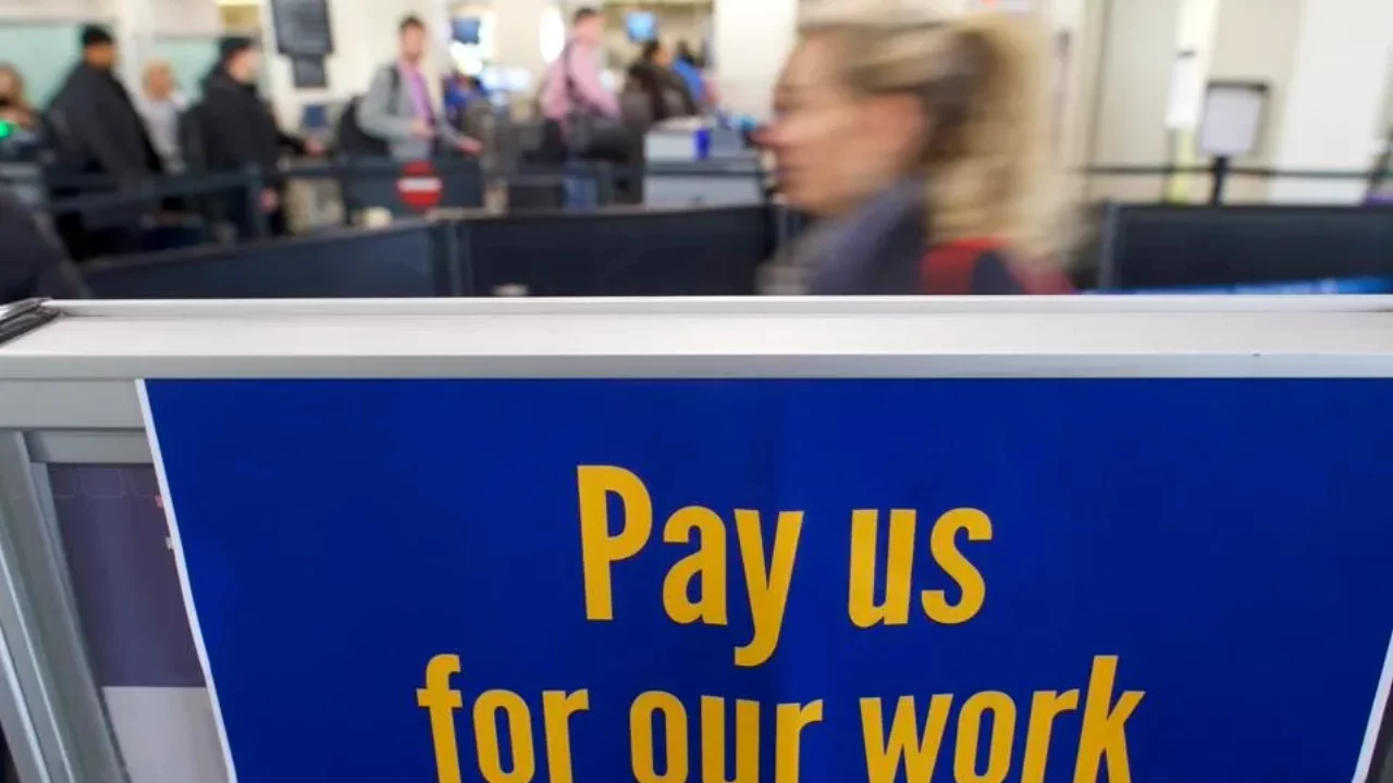 Cierre del gobierno de EU costaría a la industria de viajes 1,000 mdd por semana; esto es lo que se puede esperar