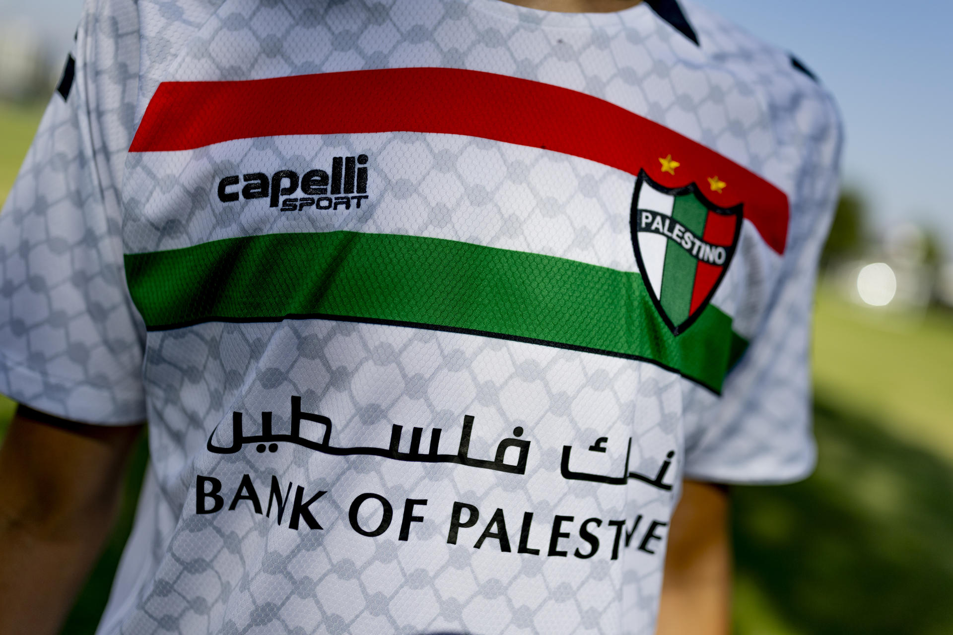 La camiseta del Club Deportivo Palestino, el éxito de ventas que supera fronteras