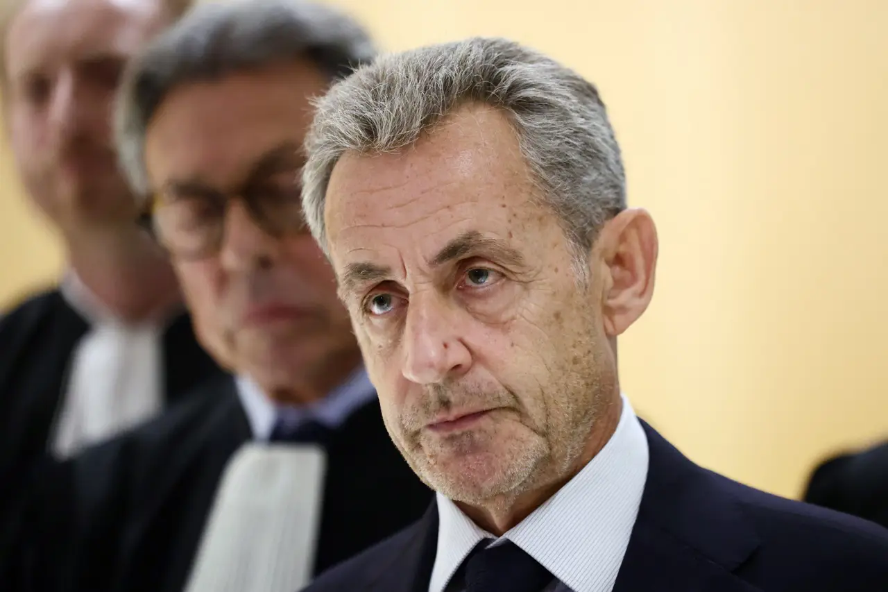 El expresidente francés Sarkozy fue condenado a cinco años de cárcel en una sorprendente caída